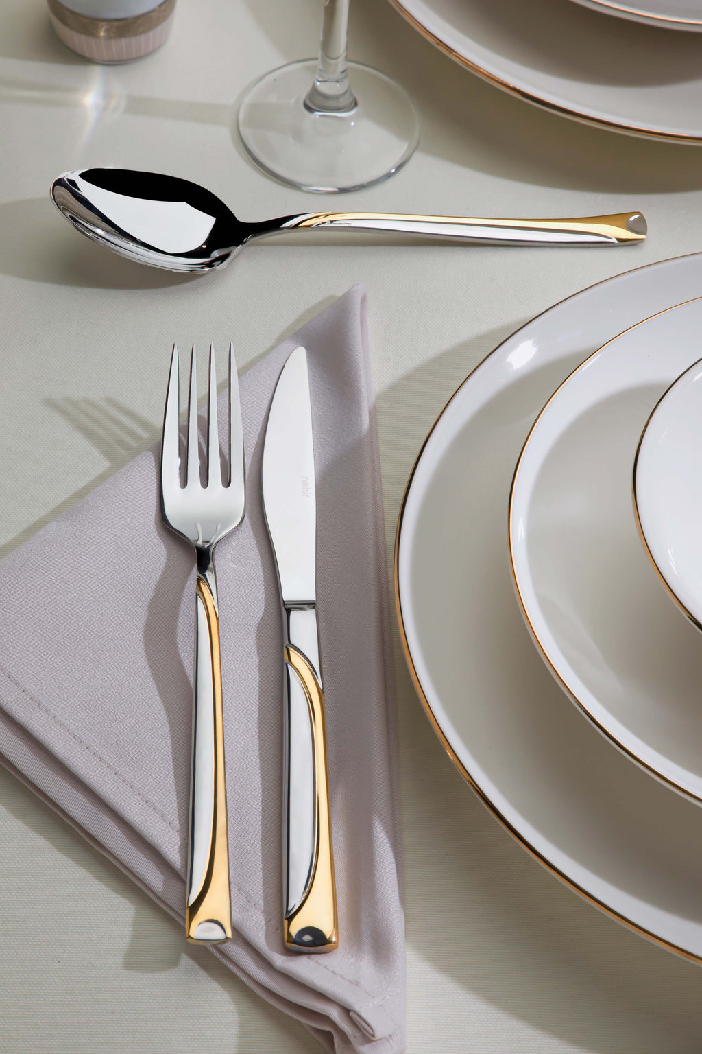 FIESTA GOLD+MIRROR - 89 PIECE - 12 PERSON - BOXED CUTLERY SET